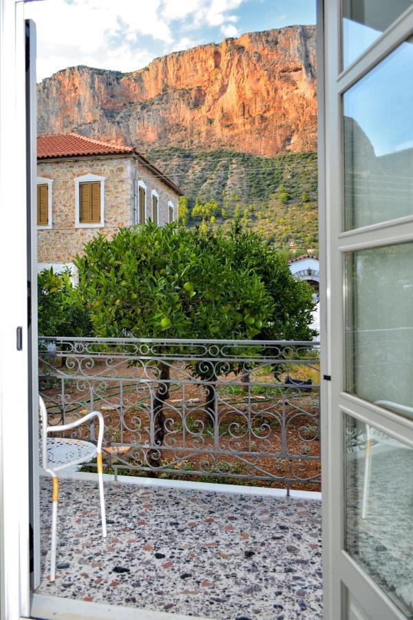 Anna'S Family Home Leonídion Esterno foto